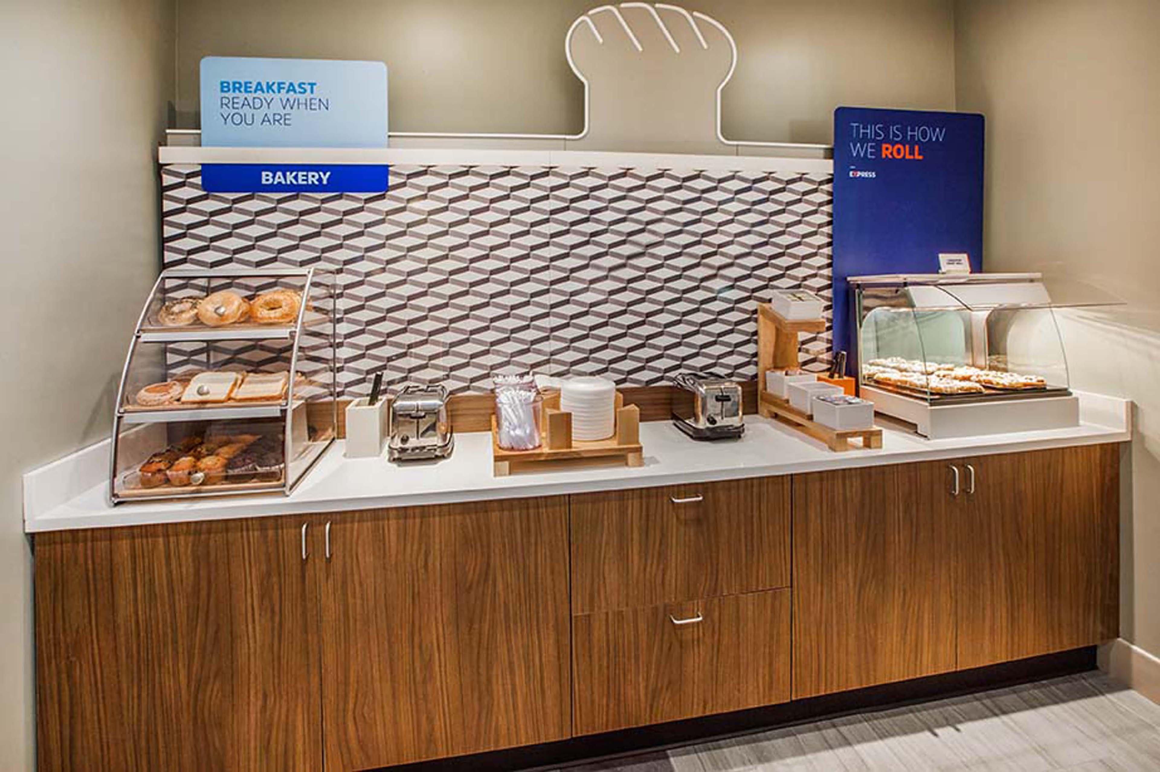 Holiday Inn Express Peoria North - Glendale By Ihg Ngoại thất bức ảnh