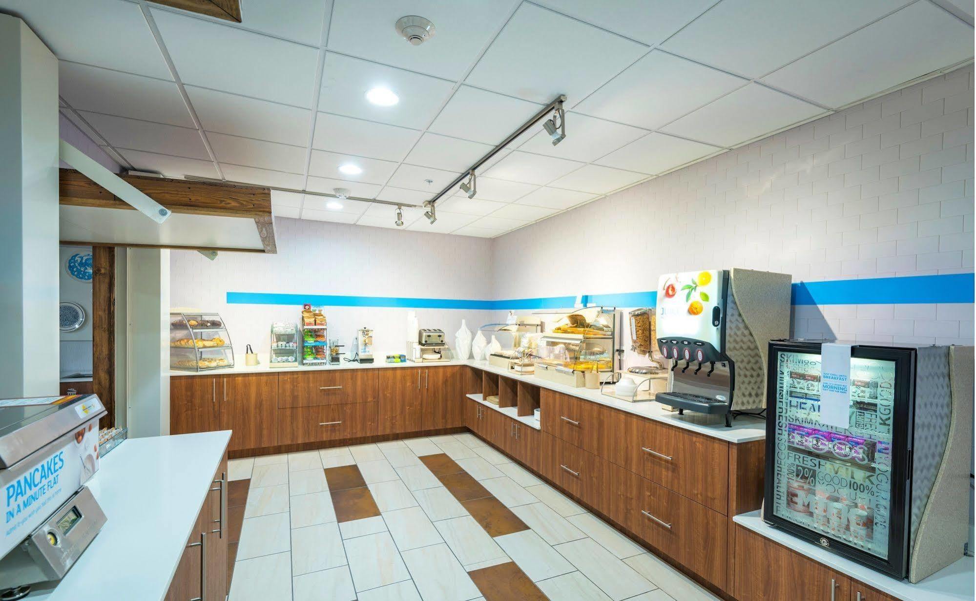 Holiday Inn Express Peoria North - Glendale By Ihg Ngoại thất bức ảnh